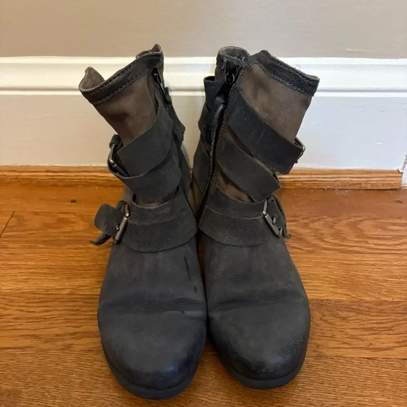 Miz Mooz Savvy Moto Buckle Boots Distressed Gray - 39 - Picture 4 of 9